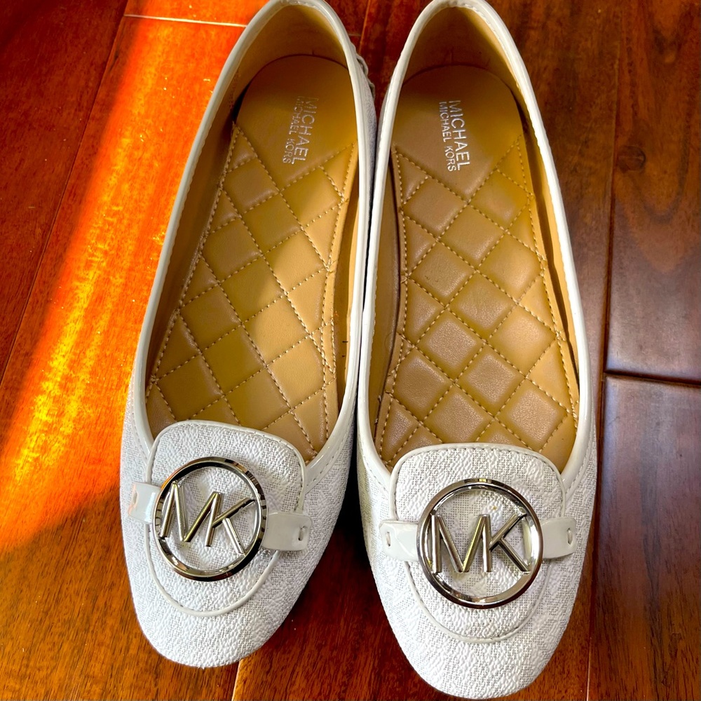 Michael Kors White leather lillie moc flats slip-on like new